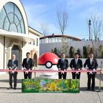 Entrée de PokePark Kanto avec statue de Pikachu à Yomiuriland