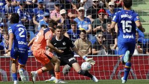 Le FC Barcelone écrase le Getafe et file vers le titre en Liga