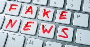 Derrière les fake news aux millions de vues, un marché lucratif bien huilé
