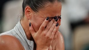 « Une nuit difficile, beaucoup de morts » : Marta Kostyuk en larmes après sa victoire à Roland-Garros, alors que la Russie frappe encore l'Ukraine