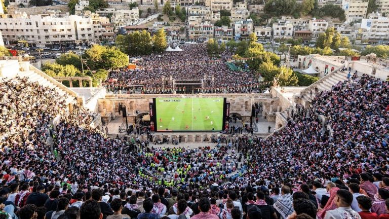 Jordanie : un jeune de 20 ans meurt dans une bousculade lors de la diffusion d'Algérie - Jordanie, le lieu accueillait 15 000 personnes pour une capacité de 6 000