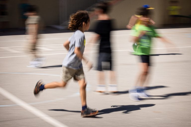 Inceste et justice : quand l'État poursuit les mères qui protègent leurs enfants