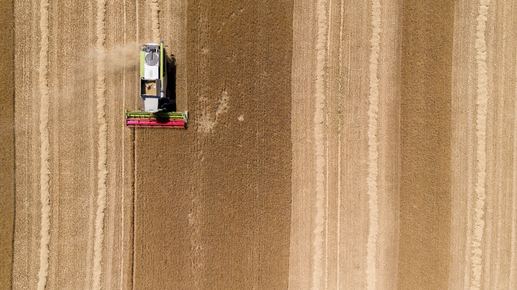 Loi d'urgence agricole : pesticides, eau, compromis bancal — qui paie vraiment la note ?